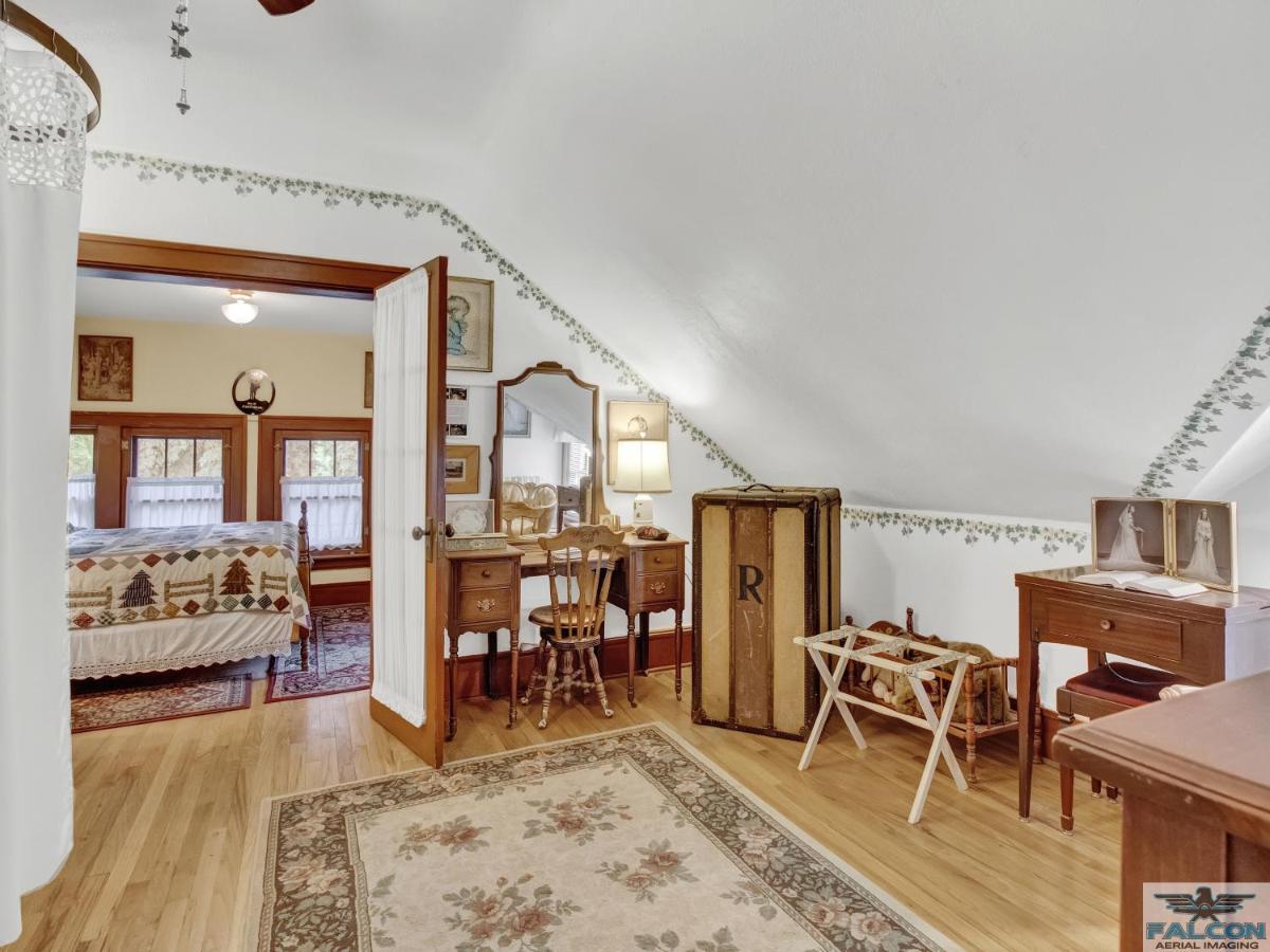 Robins Nest Bed & Breakfast Cody Exteriér fotografie